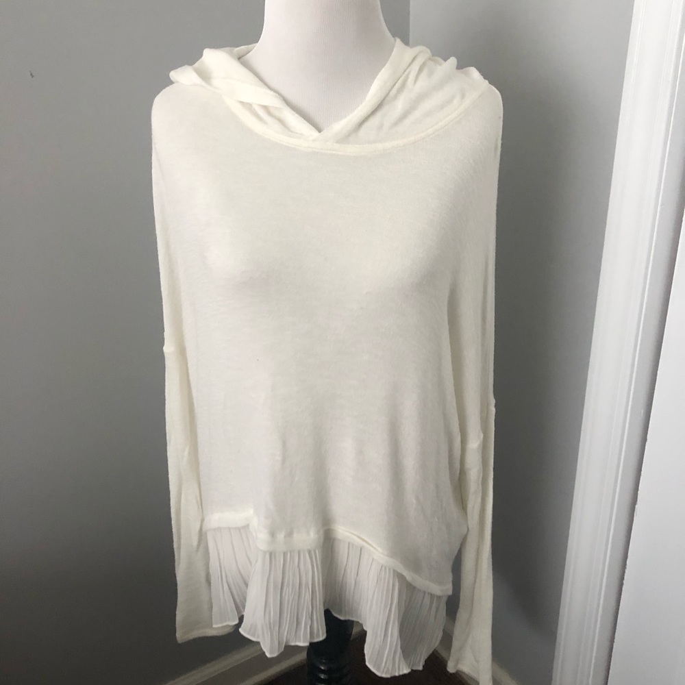 Hollister lightweight ivory sweater with hood